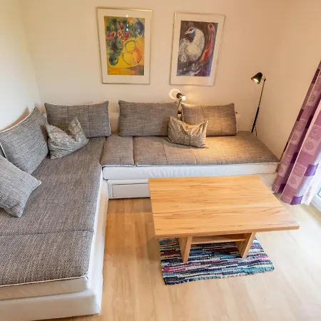 Uhu By Interhome *